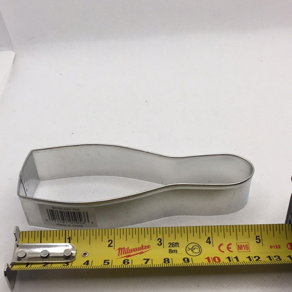 Bundle of 4 Bowling Pin Shaped Cookie Cutters - Picture 6 of 7